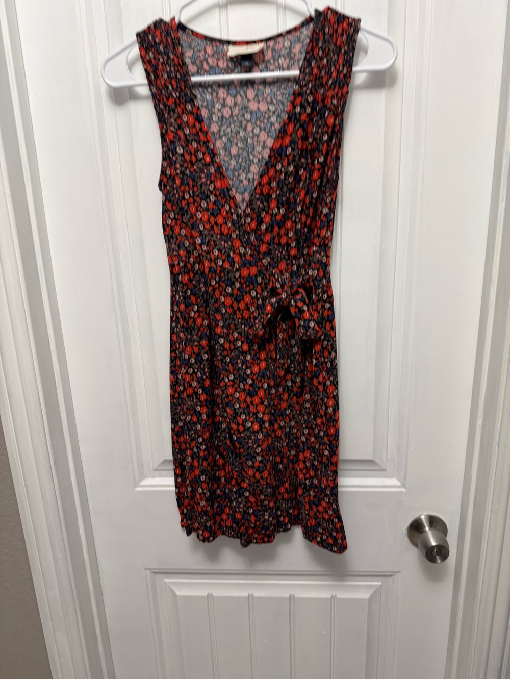 Universal Thread Black Red Floral Wrap Dress Size XS Sleeveless (29-9)